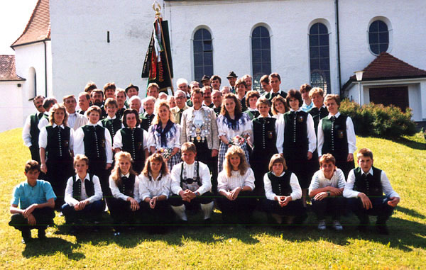 Mitglieder des Schützenvereins Haldenwang im Jubiläumsjahr 1988 Mitglieder des Schützenvereins Haldenwang im Jubiläumsjahr 1988